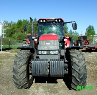 Traktorius McCORMICK XTX200
